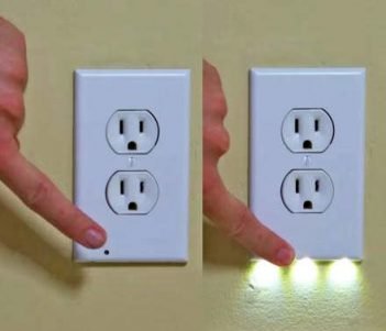 SnapPower Guidelight: Outlet Night-light That Turns On When It's Dark