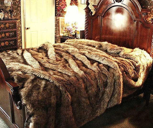 Timber Wolf Faux Fur Bedspread